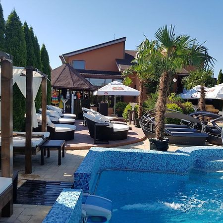 Rixo'S Guesthouse Circea Exterior photo