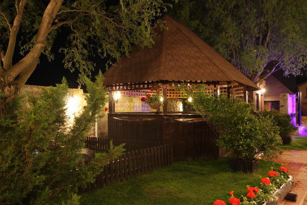 Rixo'S Guesthouse Circea Exterior photo