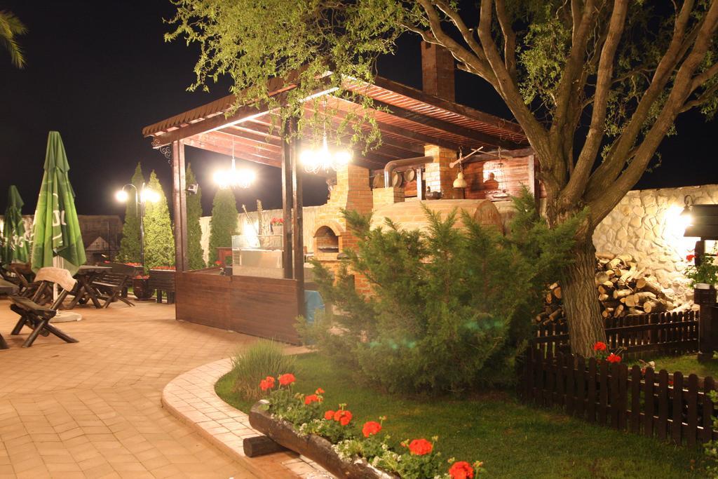 Rixo'S Guesthouse Circea Exterior photo
